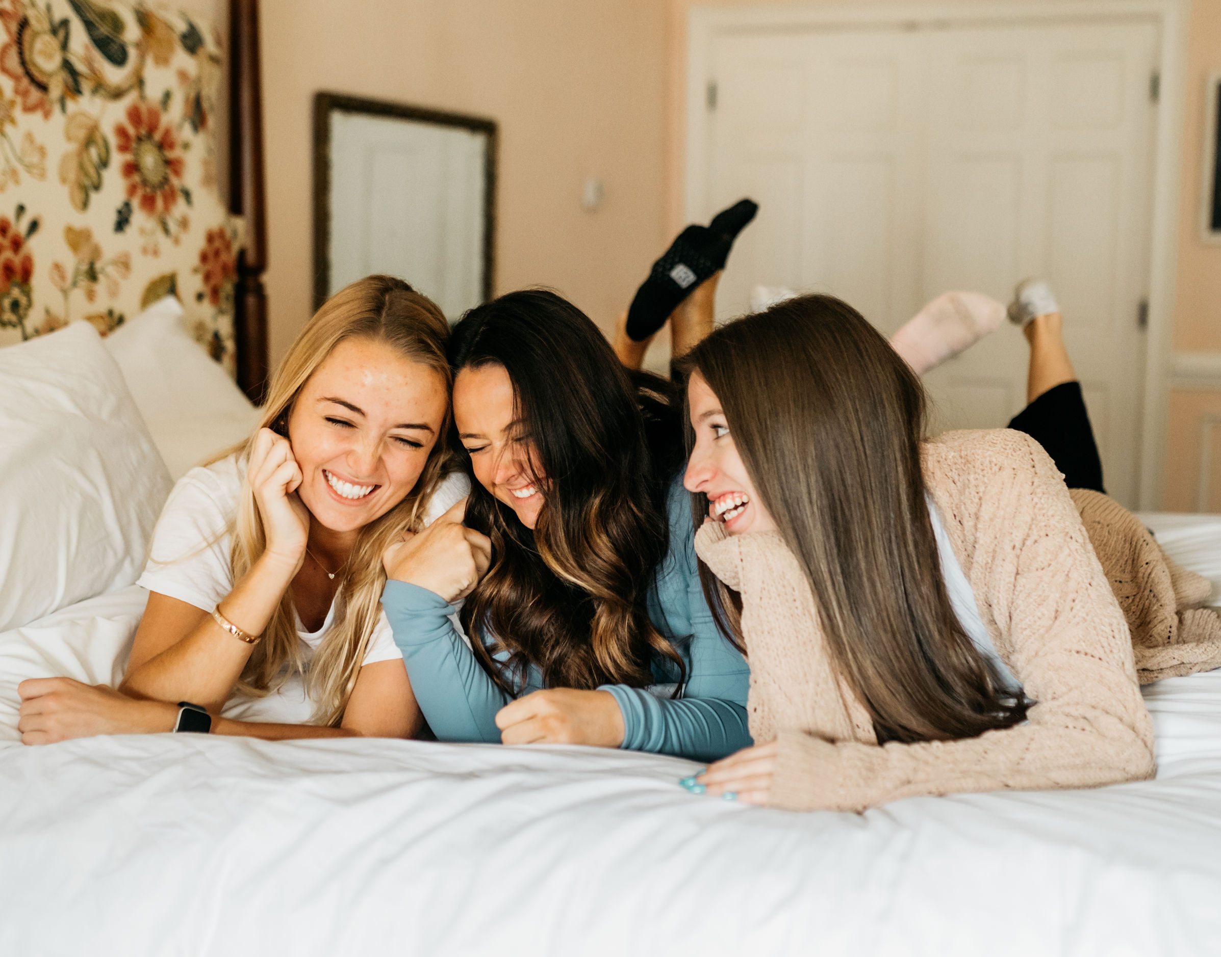 Girls on bed in Rambler Athens